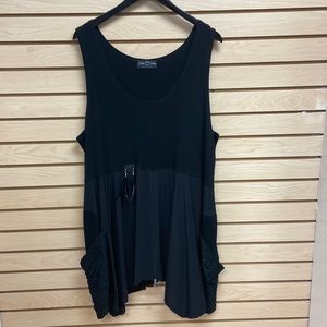 One O One Paris women fancy’s dress Size Euro T4. USA Size 1X